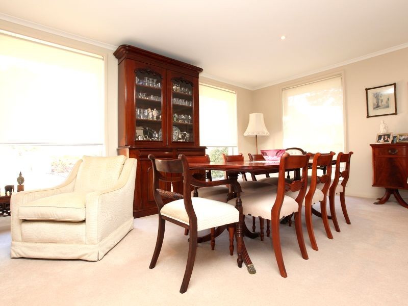 122 Hawkesbury Crescent, Farrer ACT 2607