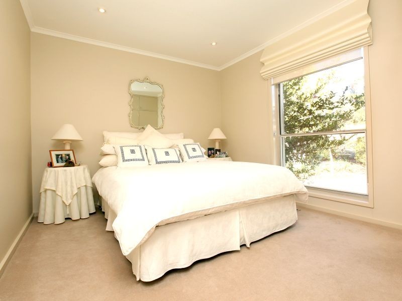 122 Hawkesbury Crescent, Farrer ACT 2607