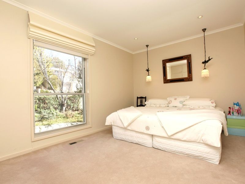 122 Hawkesbury Crescent, Farrer ACT 2607