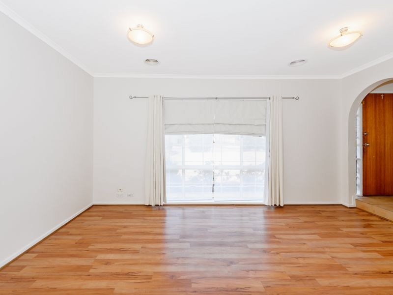 10 Darebin Place, Conder ACT 2906