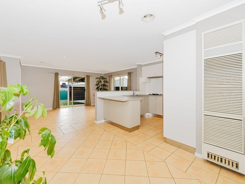 10 Darebin Place, Conder ACT 2906