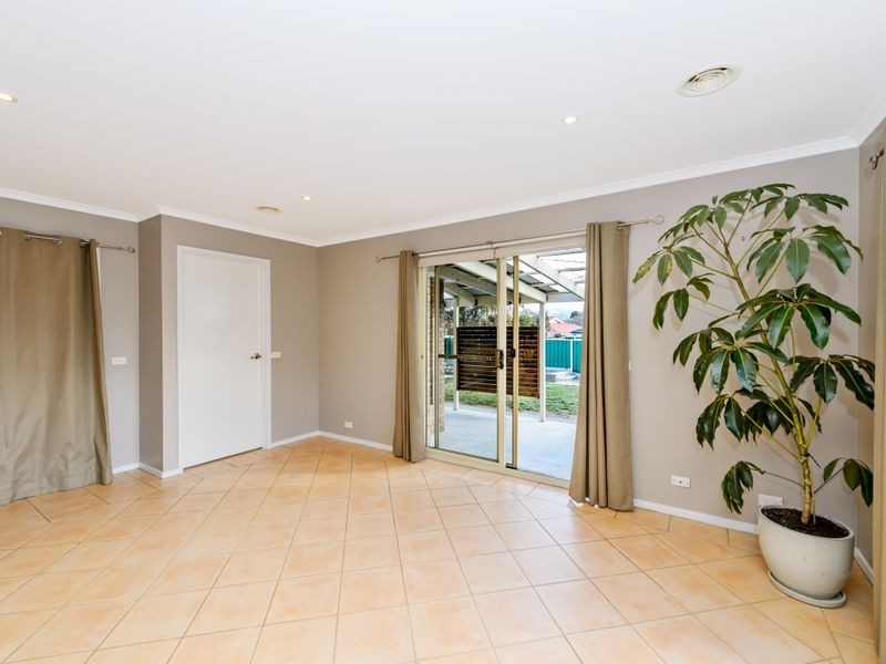 10 Darebin Place, Conder ACT 2906