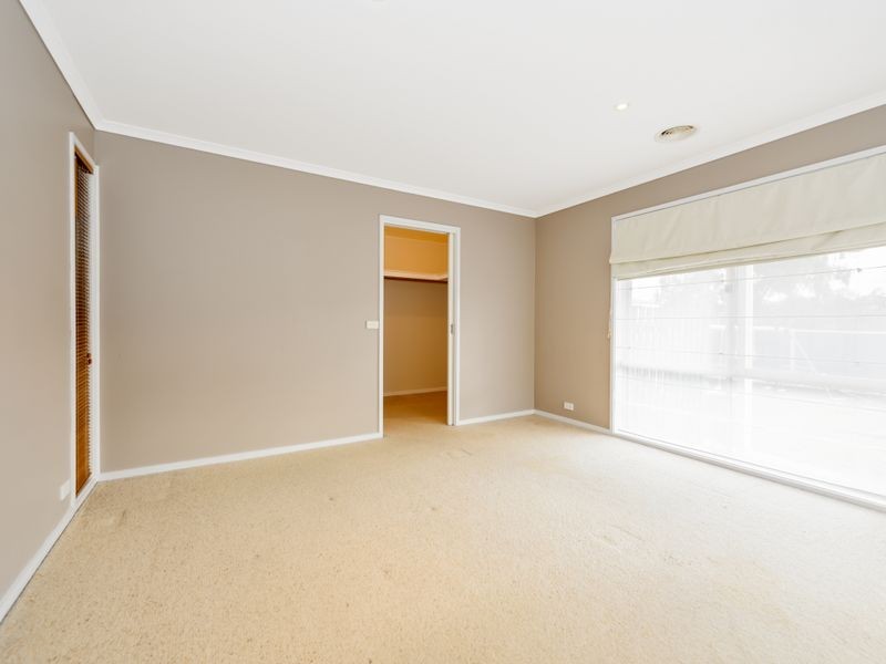 10 Darebin Place, Conder ACT 2906