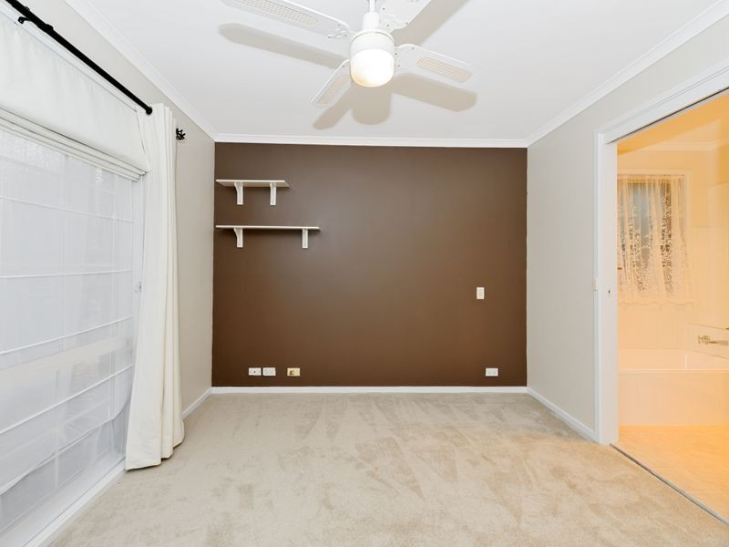 10 Darebin Place, Conder ACT 2906