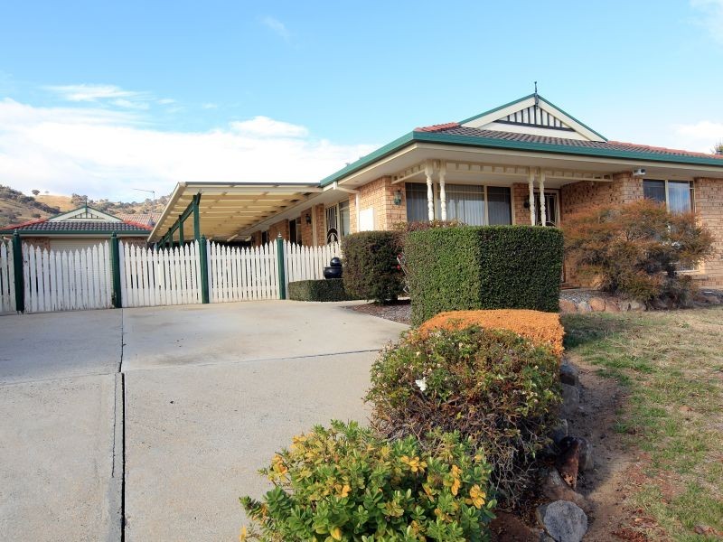 77 Pockett Avenue, Banks ACT 2906