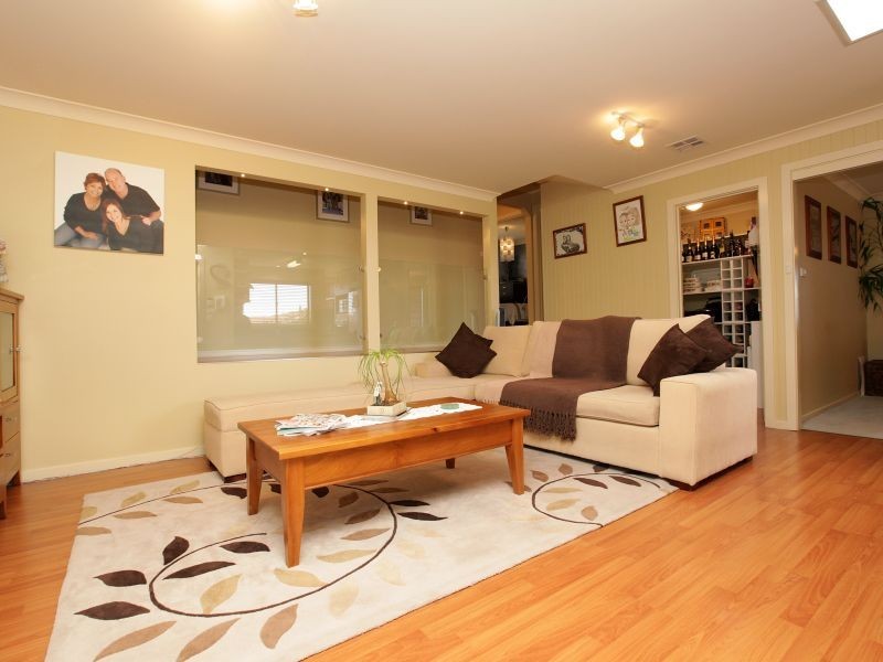 15 Mountain Circuit, Calwell ACT 2905