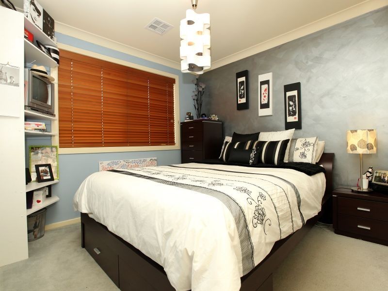 15 Mountain Circuit, Calwell ACT 2905