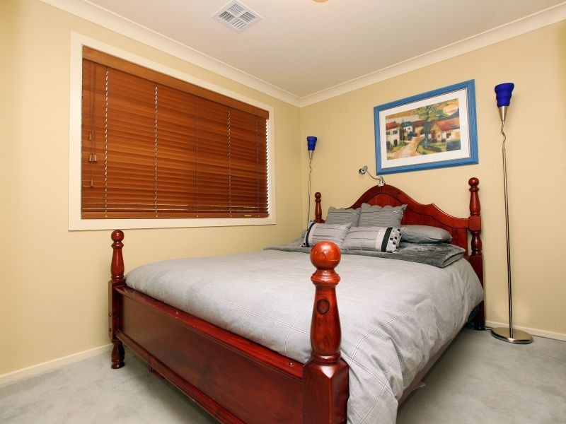 15 Mountain Circuit, Calwell ACT 2905