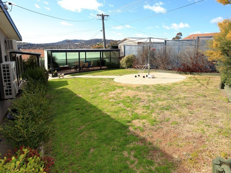 15 Mountain Circuit, Calwell ACT 2905