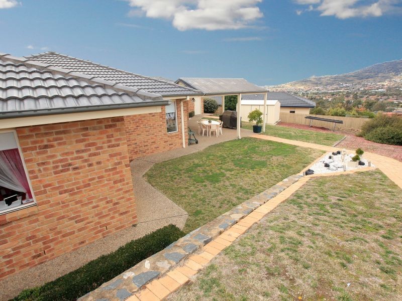 11 Clem Hill Street, Gordon ACT 2906