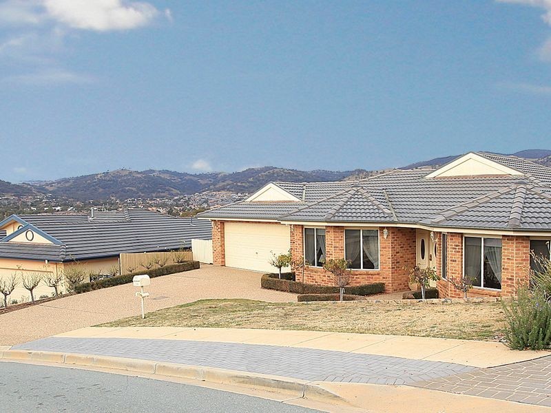 11 Clem Hill Street, Gordon ACT 2906