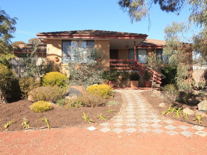 12 Strachan Place, Wanniassa ACT 2903