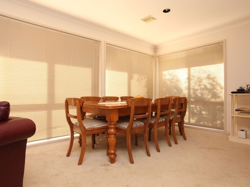 4 Luckins Place, Fadden ACT 2904