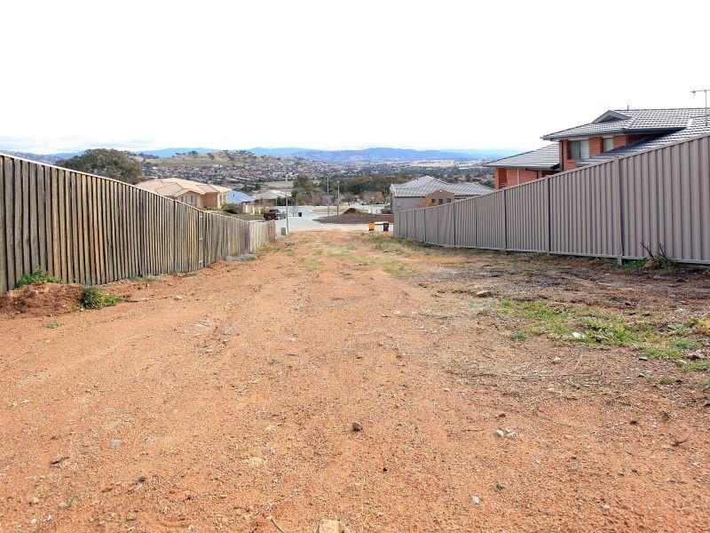 25 Galbraith Close, Banks ACT 2906