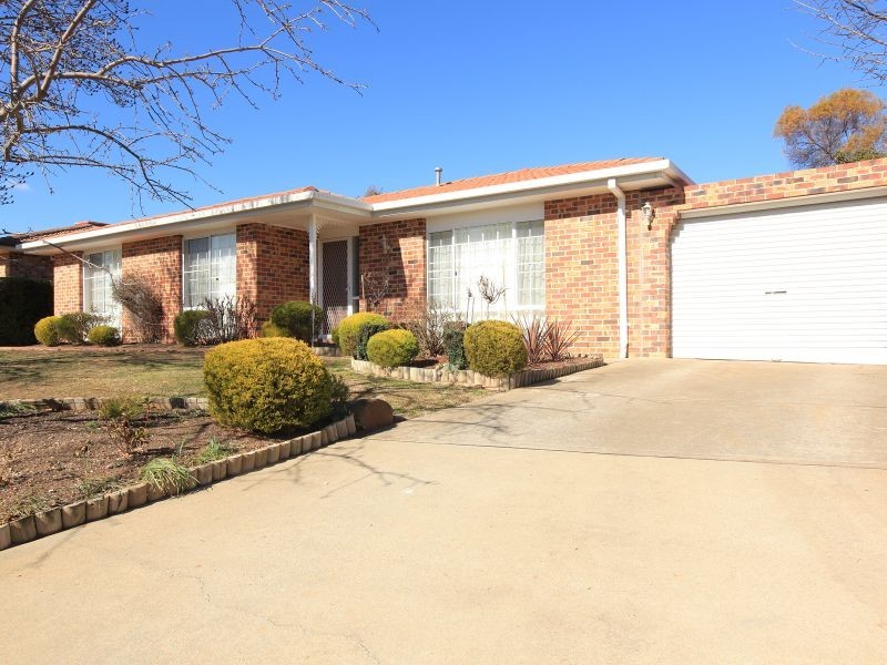 8 Chevalley Loop, Gordon ACT 2906