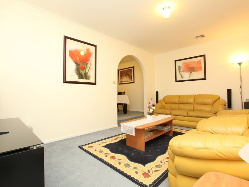 8 Chevalley Loop, Gordon ACT 2906