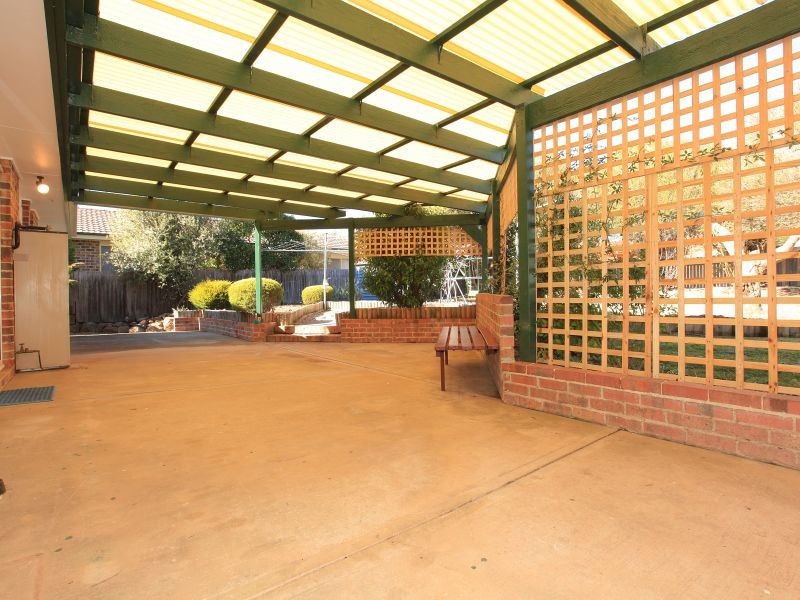 8 Chevalley Loop, Gordon ACT 2906
