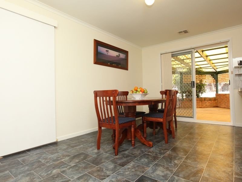 8 Chevalley Loop, Gordon ACT 2906