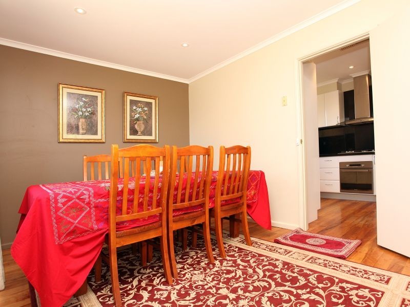 8 McCulloch Street, Curtin ACT 2605