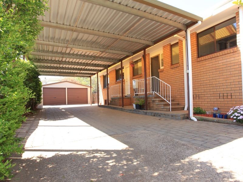 8 McCulloch Street, Curtin ACT 2605