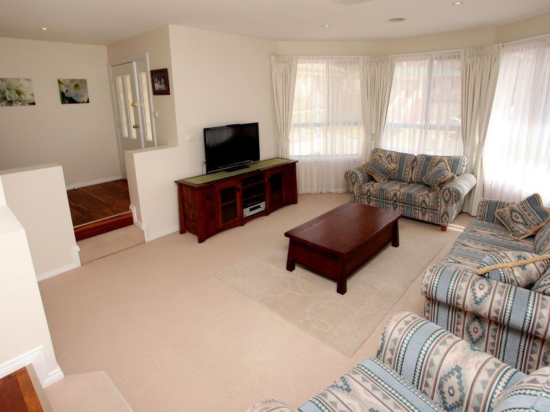 26 Nicholii Loop, Jerrabomberra NSW 2619