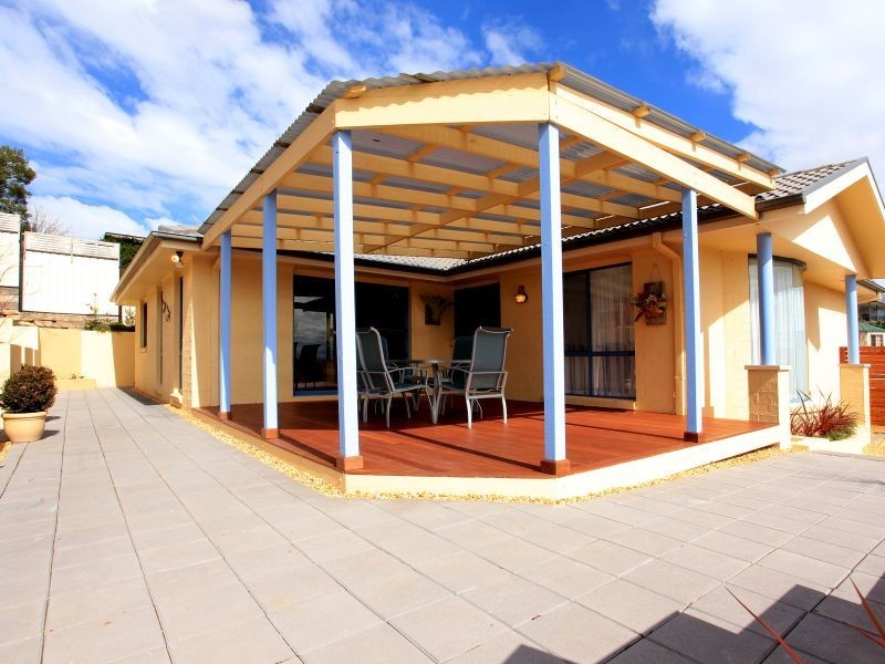 26 Nicholii Loop, Jerrabomberra NSW 2619