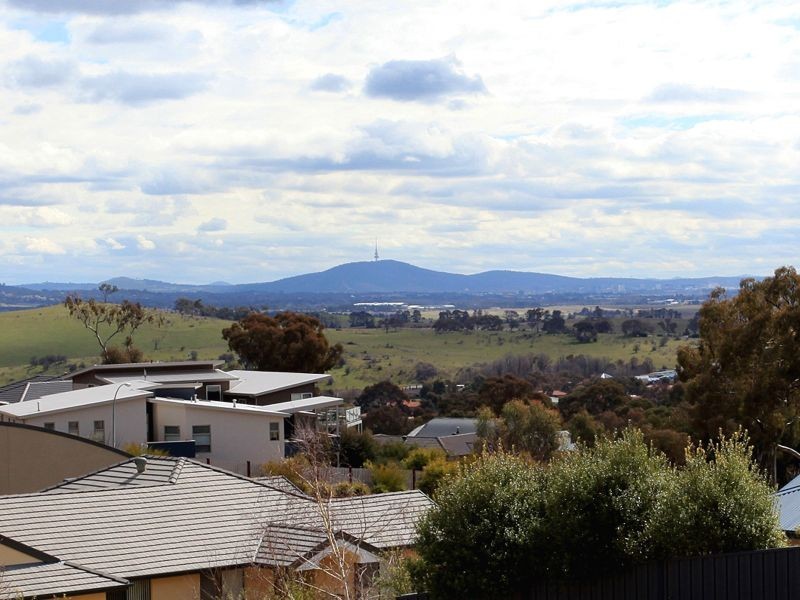 26 Nicholii Loop, Jerrabomberra NSW 2619