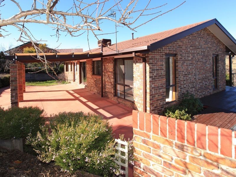 16 McVilly Close, Gordon ACT 2906