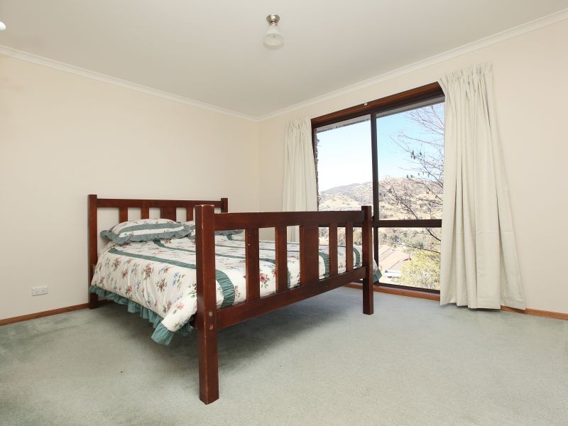 16 McVilly Close, Gordon ACT 2906