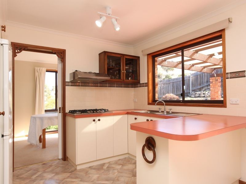 16 McVilly Close, Gordon ACT 2906
