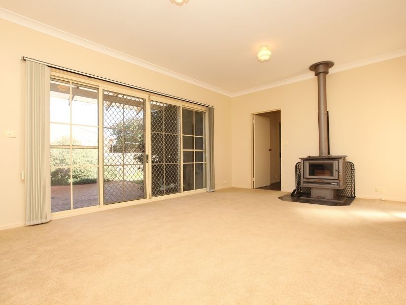 4 Kingscote Crescent, Bonython ACT 2905