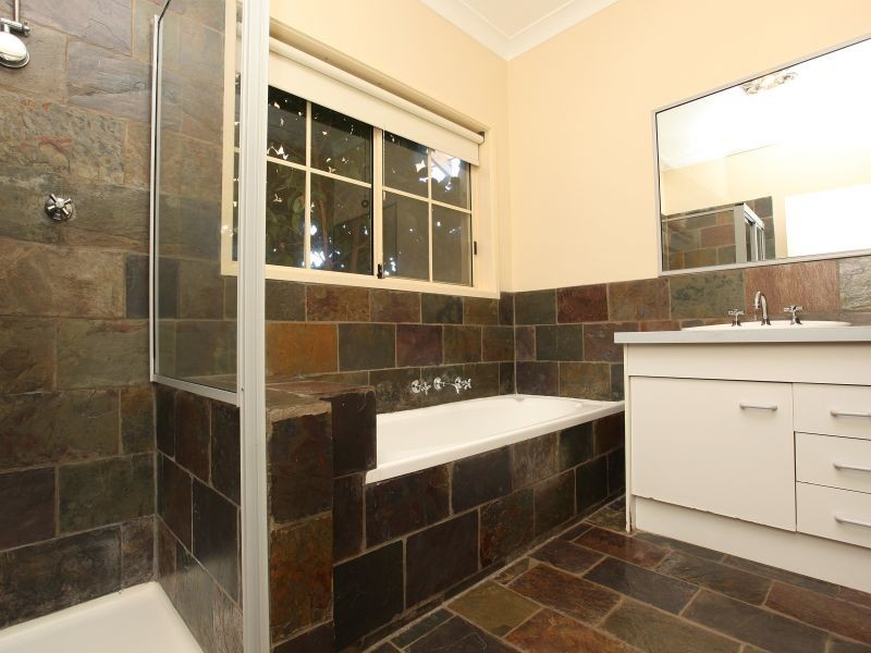 4 Kingscote Crescent, Bonython ACT 2905