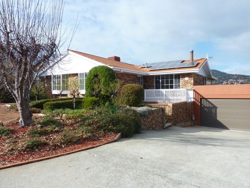 15 Johnstone Cct, Calwell ACT 2905