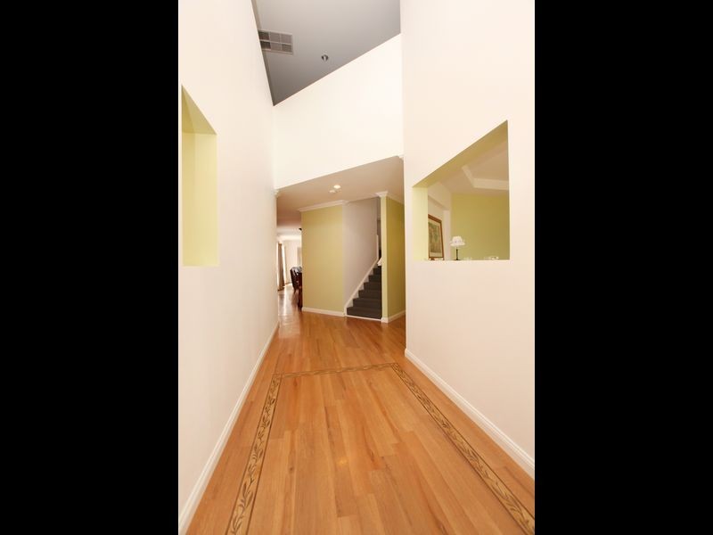 18 Douglas Waterhouse Drive, Dunlop ACT 2615