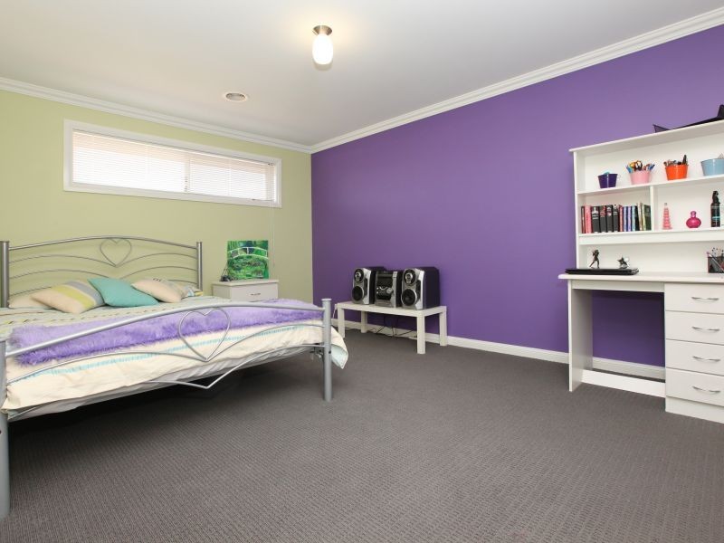 18 Douglas Waterhouse Drive, Dunlop ACT 2615