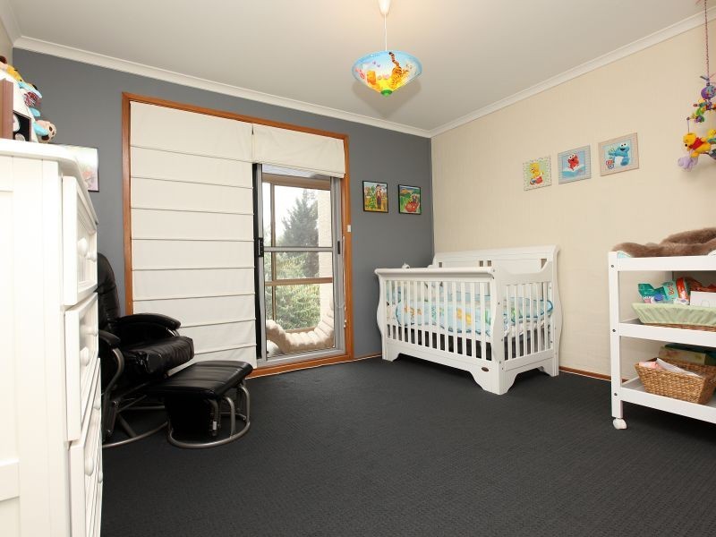 5 Dods Place, Greenway ACT 2900