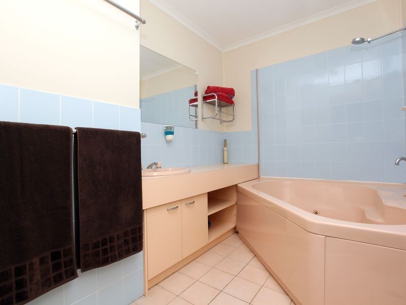 5 Dods Place, Greenway ACT 2900