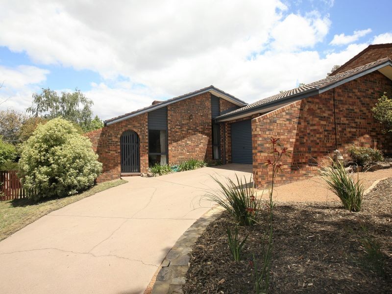 25 Max Henry Crescent, Macarthur ACT 2904