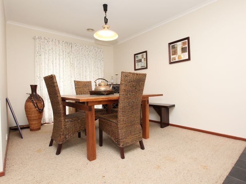 25 Max Henry Crescent, Macarthur ACT 2904