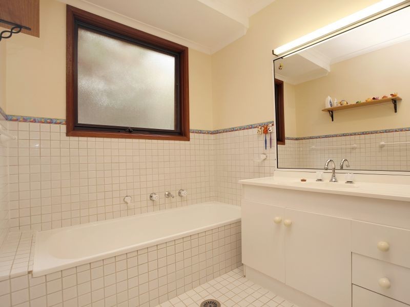 25 Max Henry Crescent, Macarthur ACT 2904