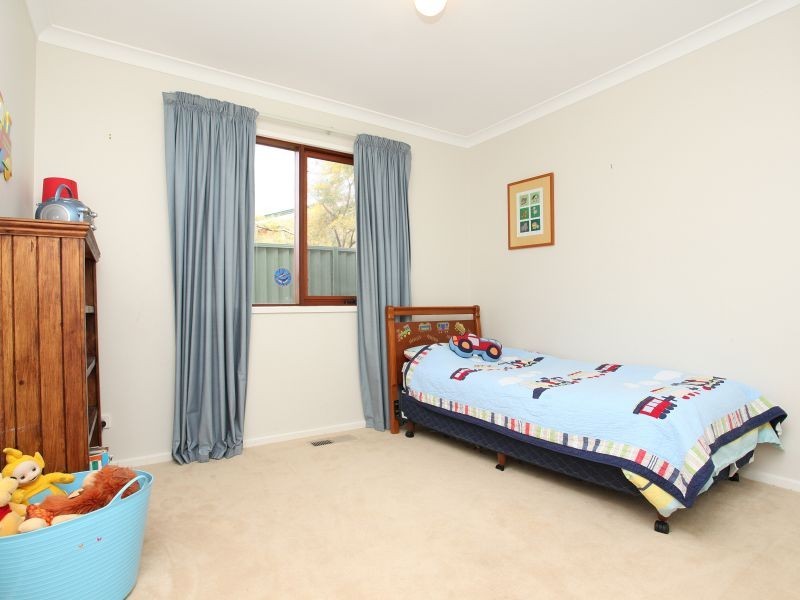 5 Stillwell Place, Mawson ACT 2607