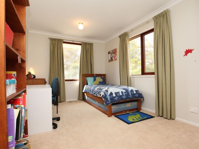 5 Stillwell Place, Mawson ACT 2607