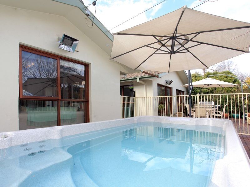 5 Stillwell Place, Mawson ACT 2607