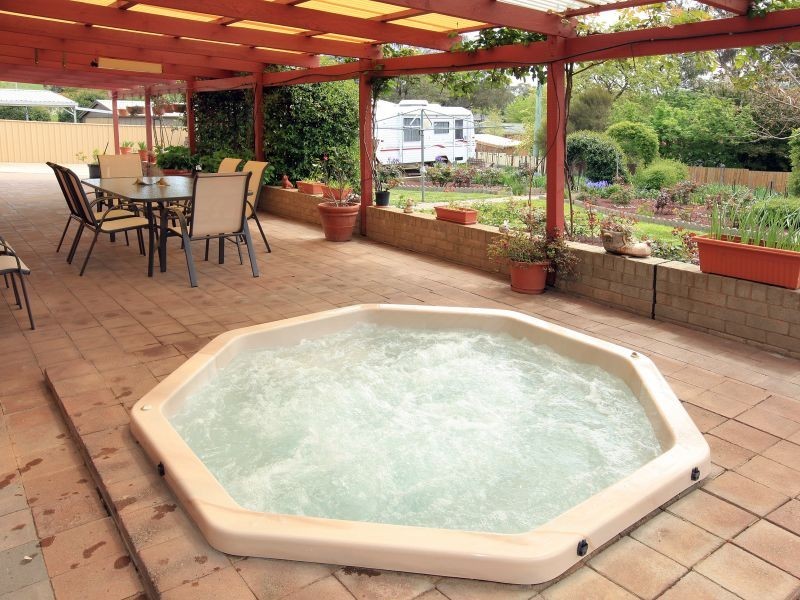 97 Allchin Circuit, Kambah ACT 2902