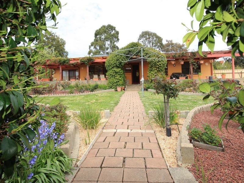 97 Allchin Circuit, Kambah ACT 2902