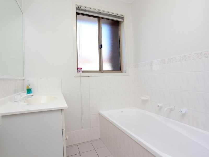 4 Van Raalte Place, Conder ACT 2906