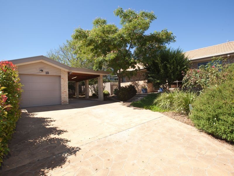 10 Menzies Circuit, Banks ACT 2906