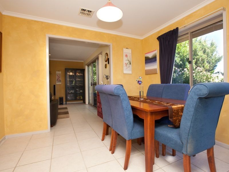 10 Menzies Circuit, Banks ACT 2906