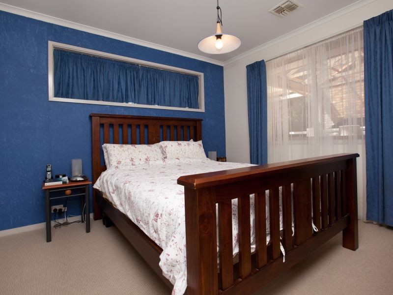 10 Menzies Circuit, Banks ACT 2906