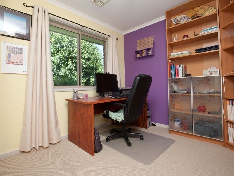 10 Menzies Circuit, Banks ACT 2906